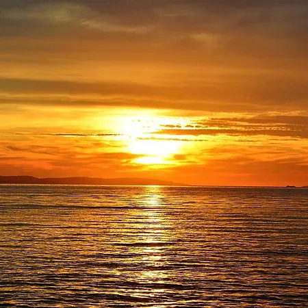 Modern With Jacuzzi, Beautiful Sea View, Near Split! 36a Vila