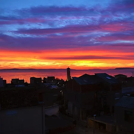 Modern With Jacuzzi, Beautiful Sea View, Near Split! 36a Vila