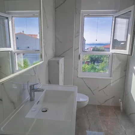 Modern With Jacuzzi, Beautiful Sea View, Near Split! 36a *