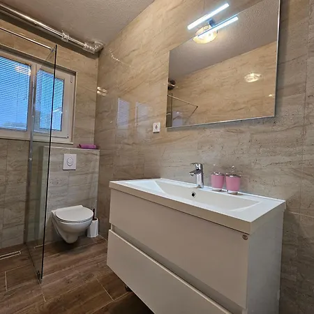 Modern With Jacuzzi, Beautiful Sea View, Near Split! 36a Vila